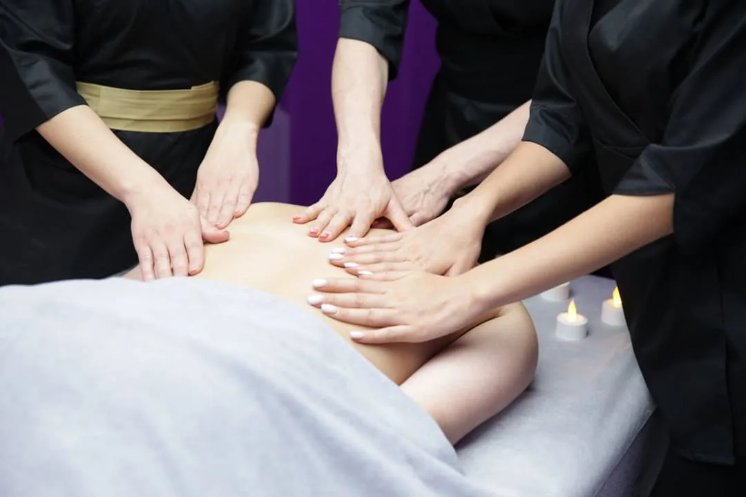 six-hands_massage_dubai
